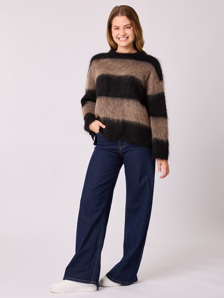 Elyse genser 7512582_AHG-DONNA-A25-Front_2598.jpg_Front||Front