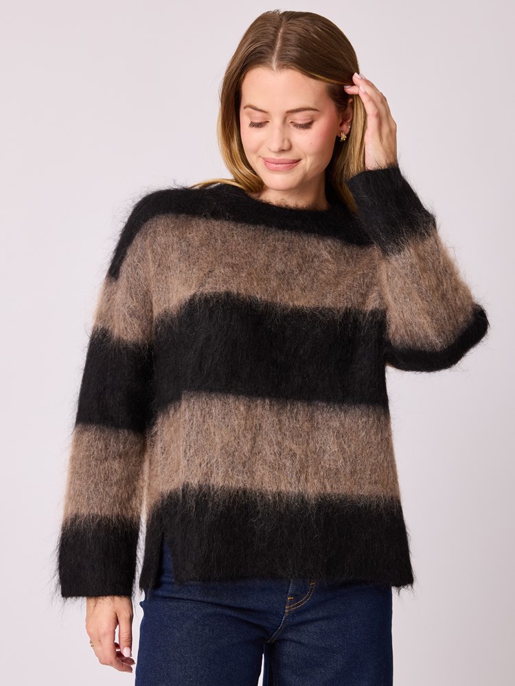 Elyse genser 7512582_AHG-DONNA-A25-Front_4047.jpg_Front||Front