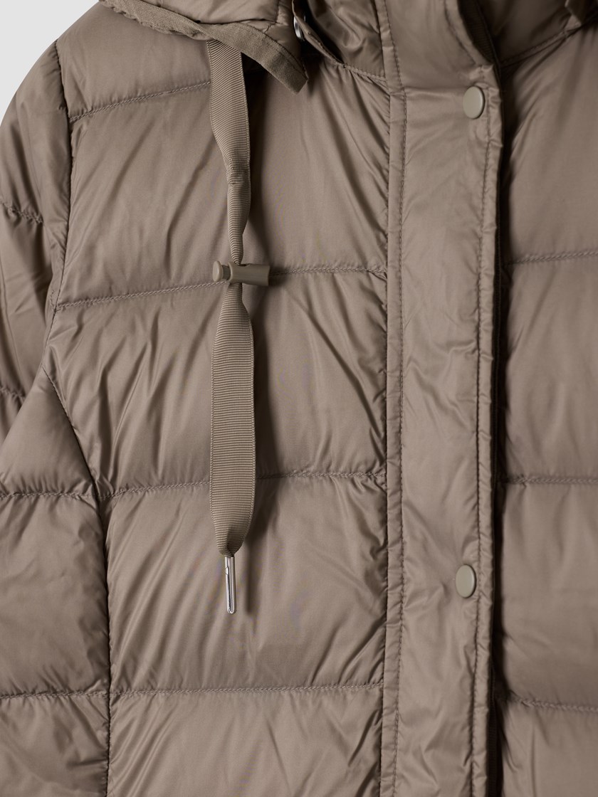 7512728 AMA 7512728_AMA-VAVITE-A25-Front_7912_Amanda lang dunjakke AMA_Amanda lang dunjakke AMA 7512728.jpg_