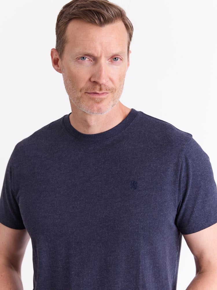 Fields t-skjorte 7512792_EMW-REDFORD-A25-Modell-Front_chn=match_8300_Fields t-skjorte EMW_Fields t-skjorte EMW 7512792.jpg_Front