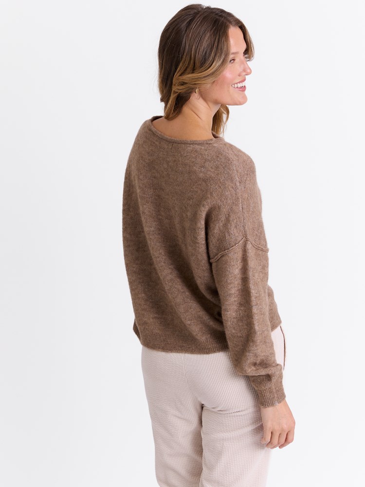 Marcella genser 7512841_AP4-MARIEPHILIPPE-W25-Modell-Back_chn=match_1535_Marcella genser AP4_Marcella genser AP4 7512841.jpg_Back||Back