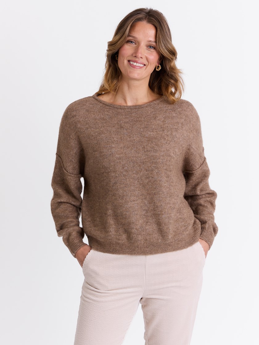 7512841 AP4 7512841_AP4-MARIEPHILIPPE-W25-Modell-Front_chn=match_5412_Marcella genser AP4.jpg_Front||Front