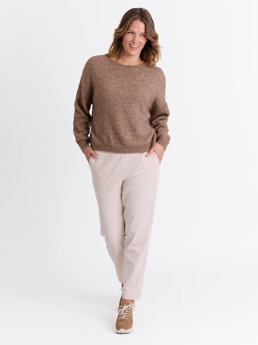 7512841 AP4 7512841_AP4-MARIEPHILIPPE-W25-Modell-Front_chn=match_5649_Marcella genser AP4.jpg_Front||Front