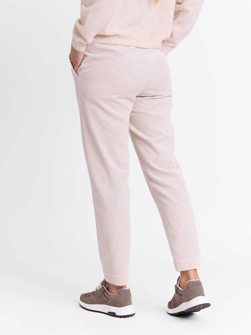 7512856 O0R 7512856_O0R-MARIEPHILIPPE-W25-Modell-Back_chn=match_420_Marcella cordbukse O0R.jpg_Back||Back