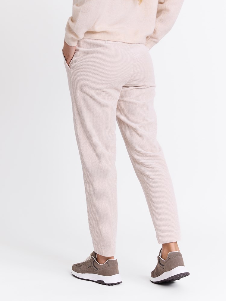 Marcella cordbukse 7512856_O0R-MARIEPHILIPPE-W25-Modell-Back_chn=match_420_Marcella cordbukse O0R_Marcella cordbukse O0R 7512856.jpg_Back||Back