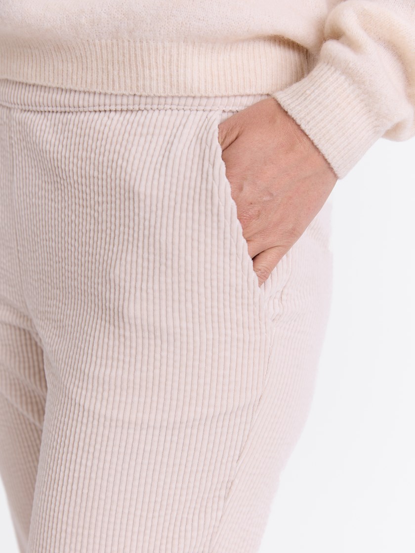 7512856 O0R 7512856_O0R-MARIEPHILIPPE-W25-Modell-Front_chn=match_6479_Marcella cordbukse O0R_Marcella cordbukse O0R 7512856.jpg_Front||Front