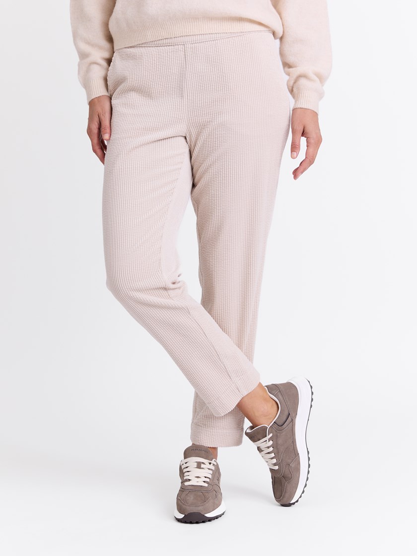 7512856 O0R 7512856_O0R-MARIEPHILIPPE-W25-Modell-Front_chn=match_7470_Marcella cordbukse O0R.jpg_Front||Front