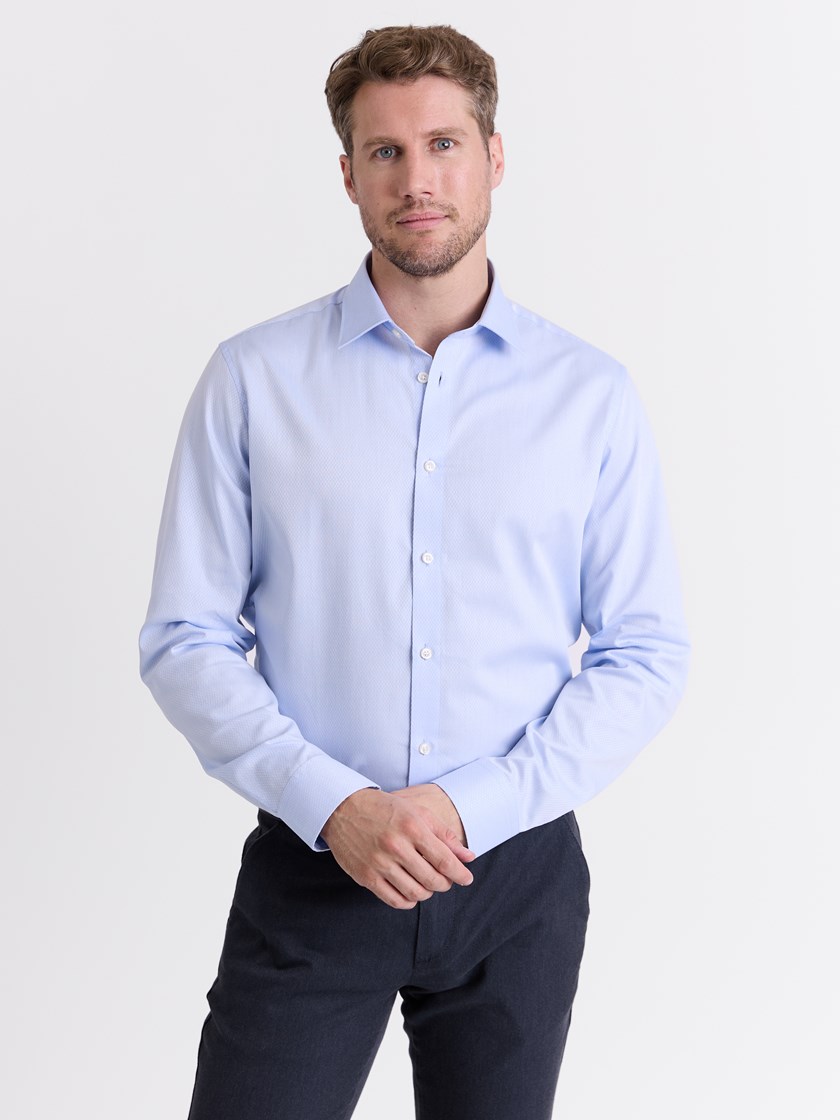 7513009 E8O 7513009_E8O-MARIOCONTI-W25-Modell-Front_chn=match_4082_Mattia skjorte E8O.jpg_Front||Front