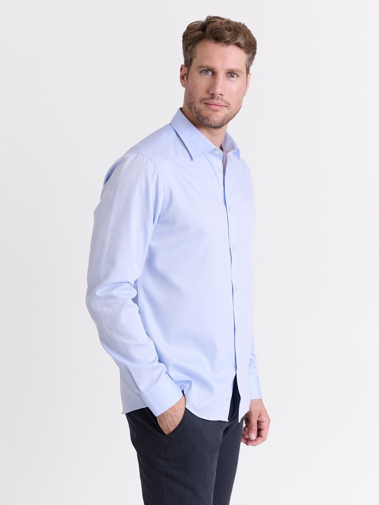 Mattia skjorte 7513009_E8O-MARIOCONTI-W25-Modell-Front_chn=match_6306.jpg_Front