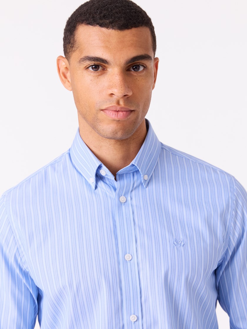 7513217 EAX 7513217_EAX-JEANPAUL-W25-Modell-Front_359_Avenue skjorte - Regular fit EAX_Avenue skjorte - Regular fit EAX 7513217.jpg_