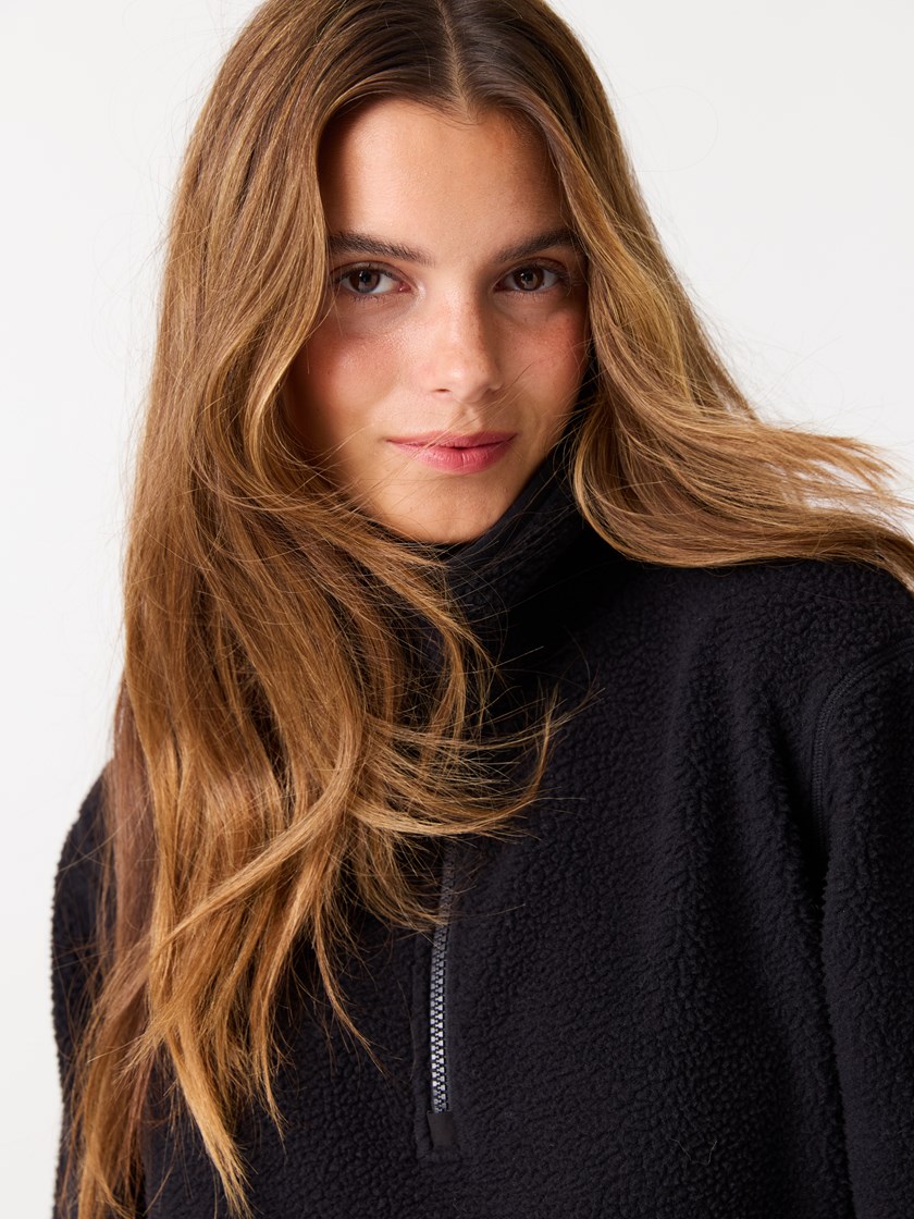 7513312 C25 7513312_C25-JEANPAUL-W25-Modell-Front_3964_Lorraine fleecegenser C25.jpg_