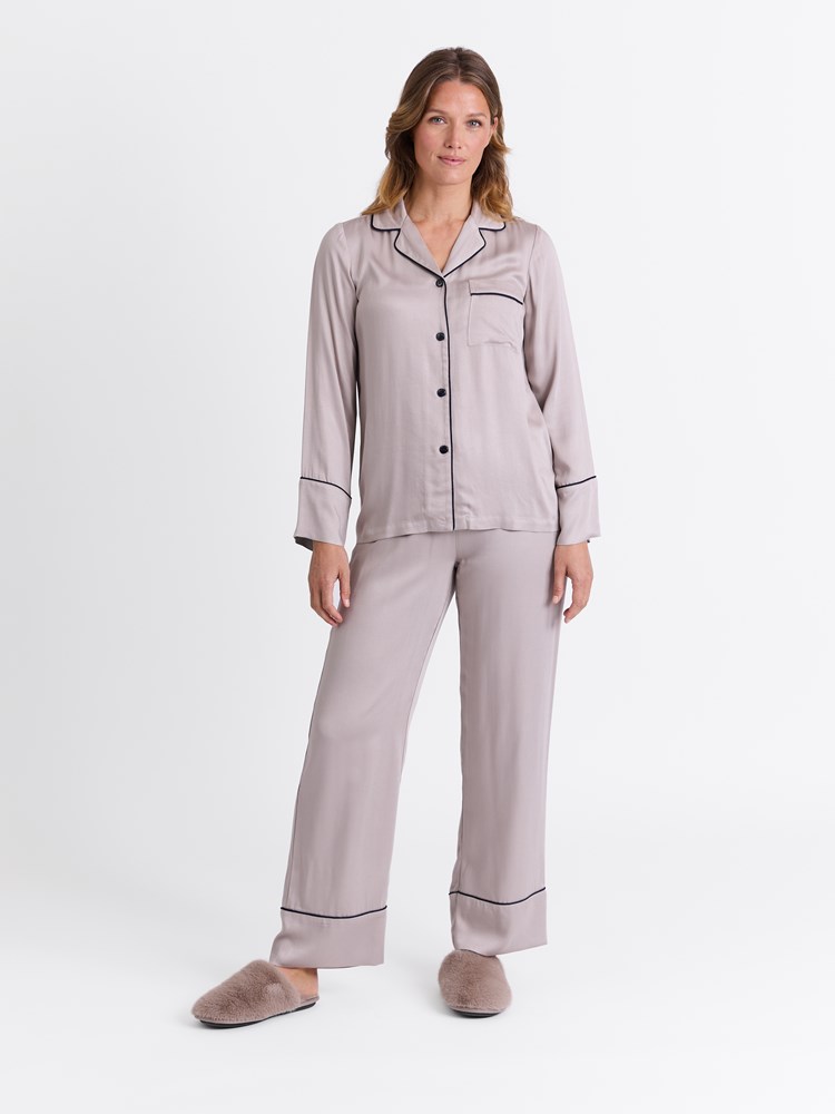 Tille pysjsett 7513343_A9I-MARIEPHILIPPE-W25-Modell-Front_chn=match_7314.jpg_Front||Front