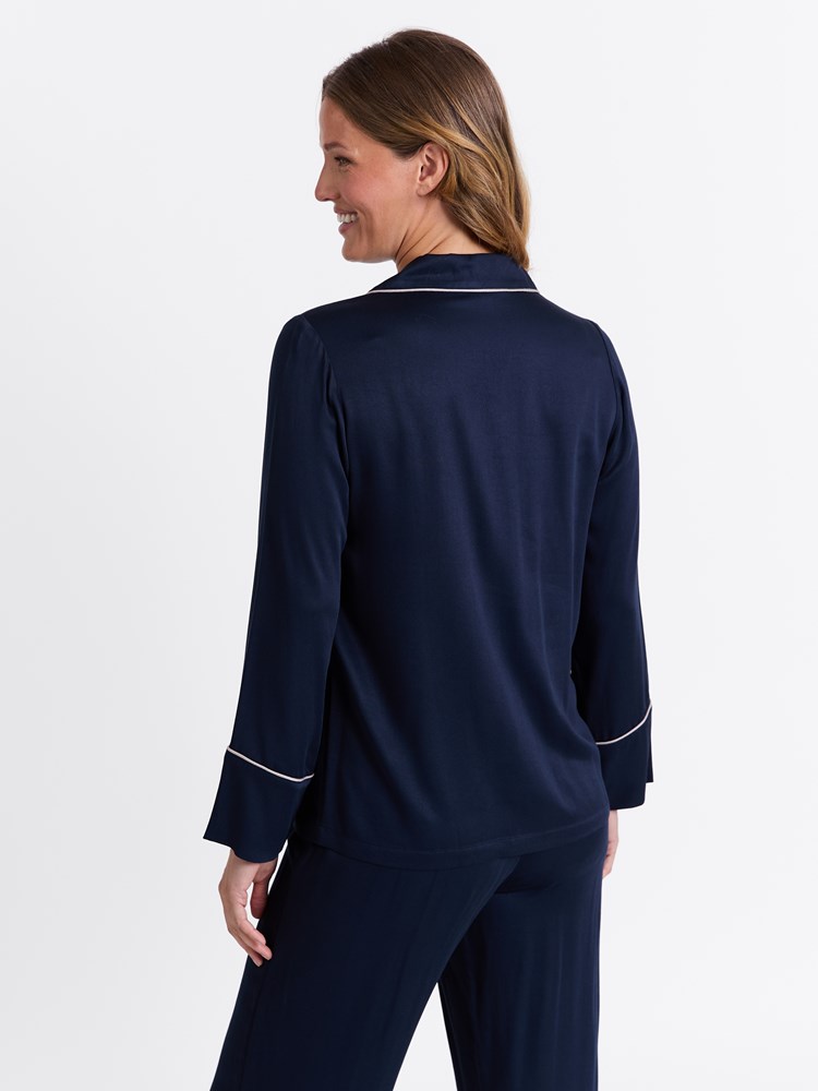 Tille pysjsett 7513343_EM6-MARIEPHILIPPE-W25-Modell-Back_chn=match_7380_Tille pysjsett EM6_Tille pysjsett EM6 7513343.jpg_Back||Back