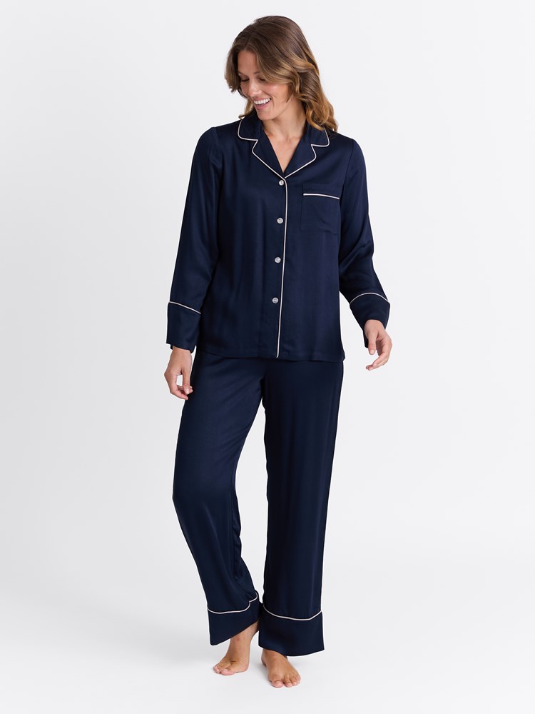 Tille pysjsett 7513343_EM6-MARIEPHILIPPE-W25-Modell-Front_chn=match_504.jpg_Front||Front