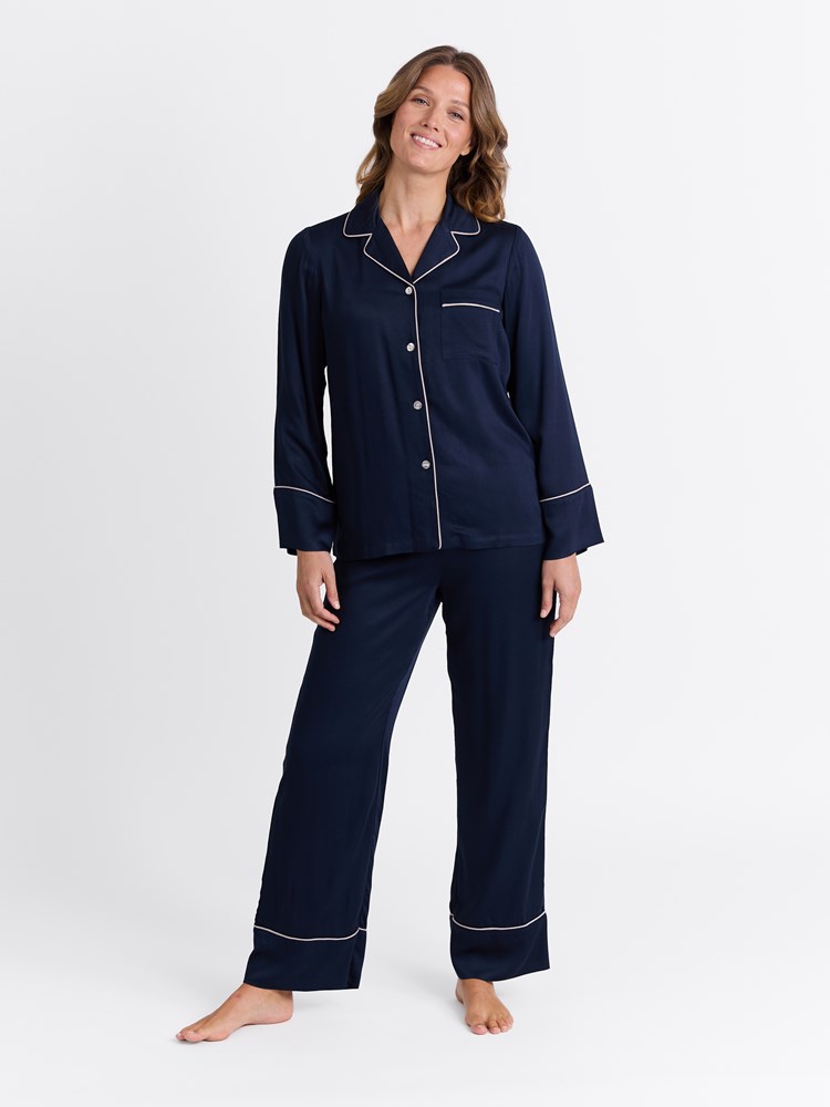 Tille pysjsett 7513343_EM6-MARIEPHILIPPE-W25-Modell-Front_chn=match_7180_Tille pysjsett EM6_Tille pysjsett EM6 7513343.jpg_Front||Front