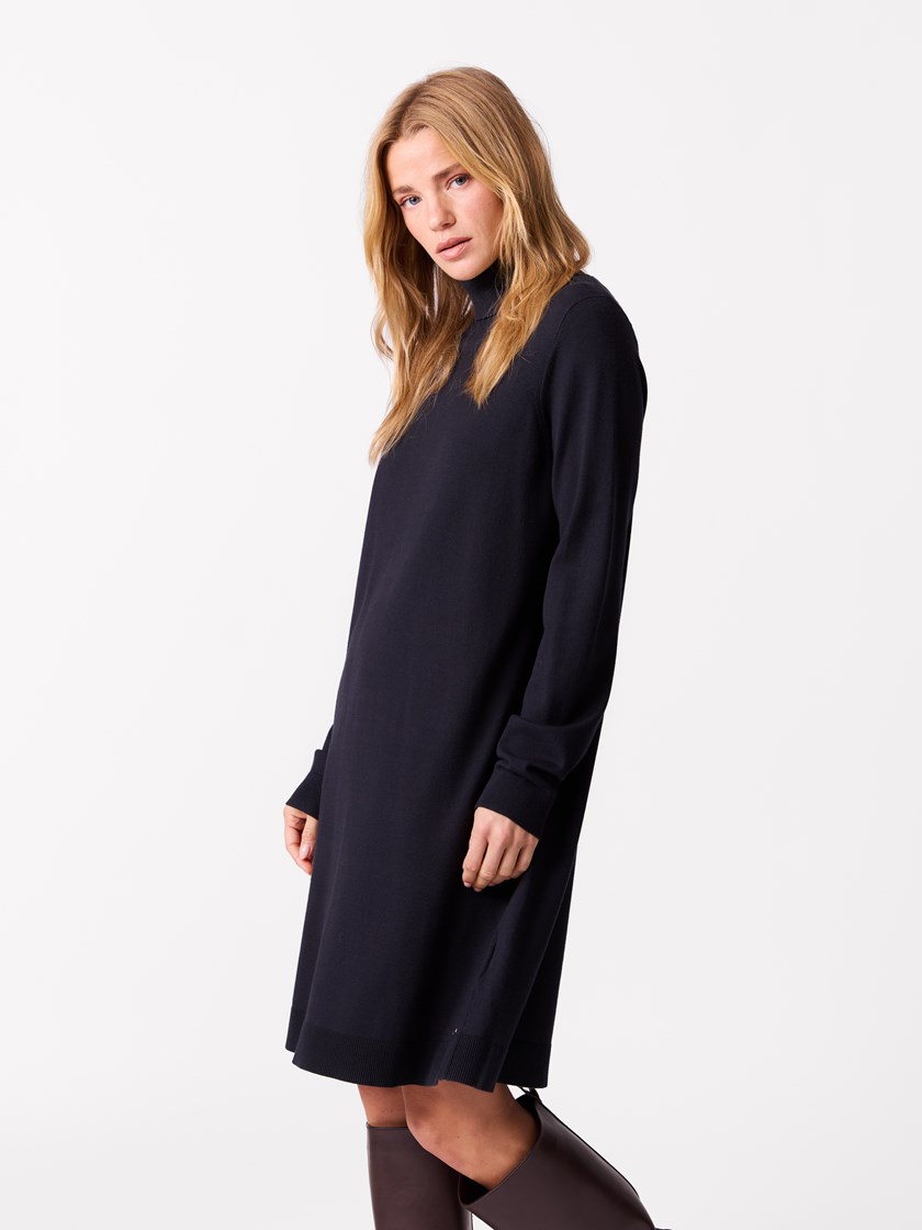 7513347 C25 7513347_C25_Jean Paul_Violette kjole_W25 (7)_Violette kjole C25.jpg_