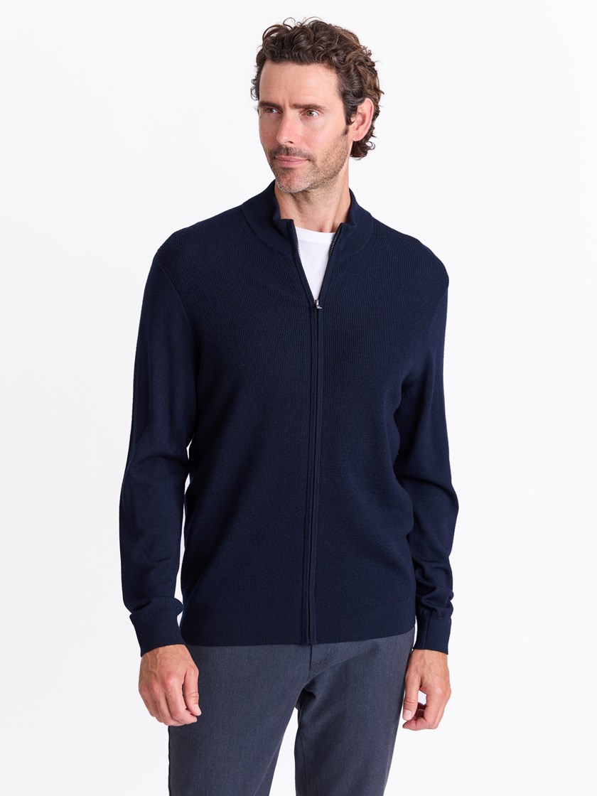 7513349 C27 7513349_C27-MARIOCONTI-A25-Modell-Front_chn=match_7262_Manzini ullcardigan C27.jpg_Front||Front