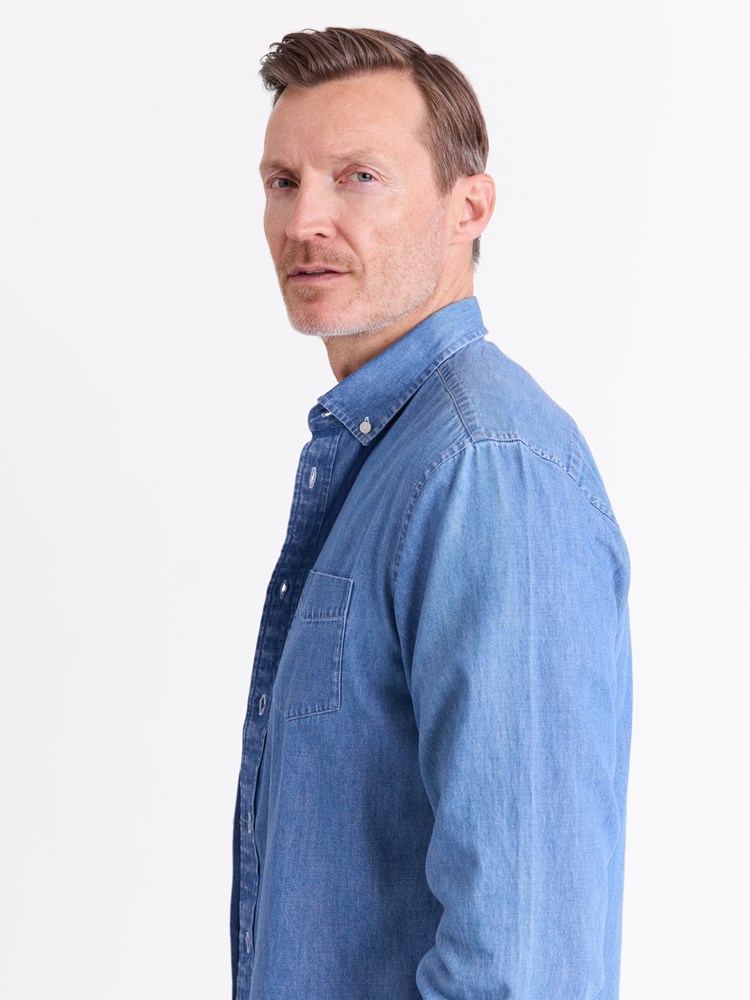 Chambray skjorte 7513350_EDU-REDFORD-A25-Modell-Right_chn=match_2659_Chambray skjorte EDU 7513350.jpg_Right||Right