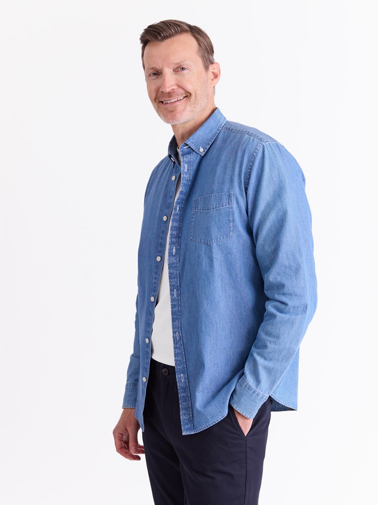 Chambray skjorte 7513350_EDU-REDFORD-A25-Modell-Right_chn=match_5631_Chambray skjorte EDU 7513350.jpg_Right||Right