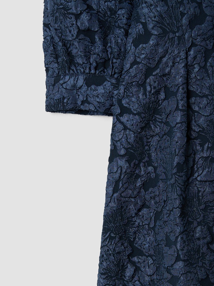 Chiara kjole 7513369_EM1-VAVITE-W25-Front_1_Chiara kjole EM1_Chiara kjole EM1 7513369.jpg_Front||Front