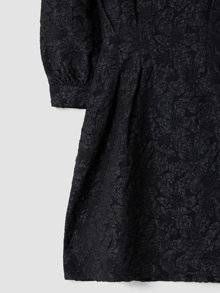 Chiara kjole 7513369_ID2-VAVITE-W25-Front_4726.jpg_Front||Front