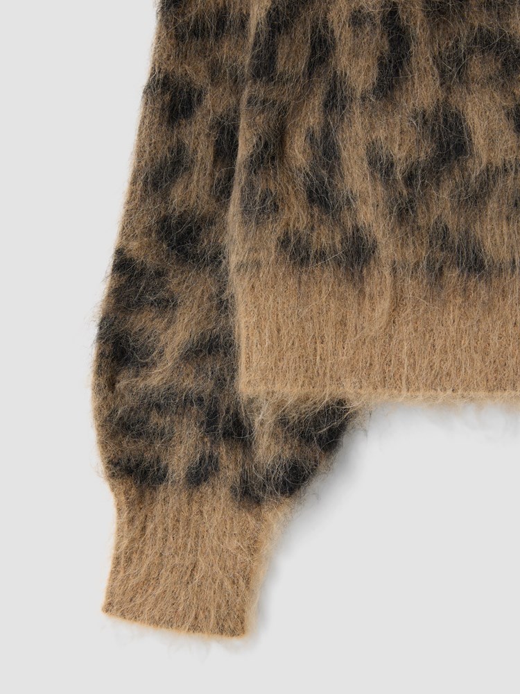 Leanne genser 7513381_AP4-MARIEPHILIPPE-W25-Front_8776_Leanne genser AP4_Leanne genser AP4 7513381.jpg_Front||Front