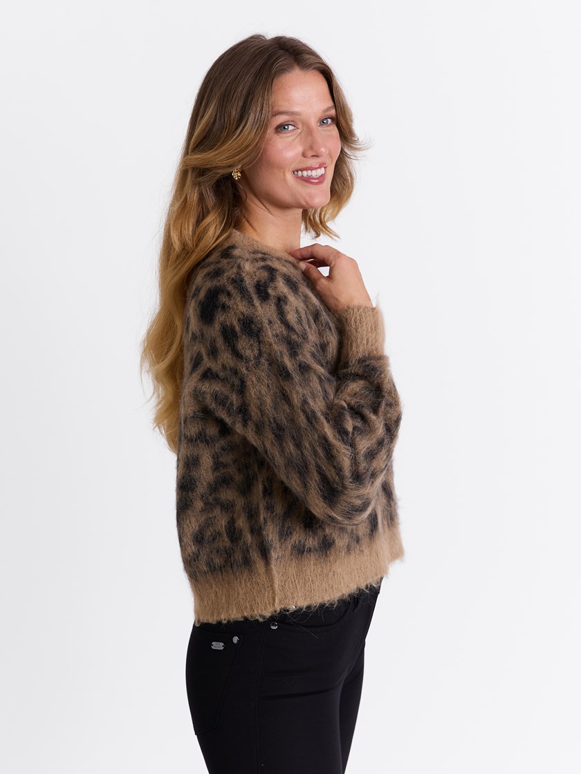 7513381 AP4 7513381_AP4-MARIEPHILIPPE-W25-Modell-Front_chn=match_4851_Leanne genser AP4.jpg_Front||Front