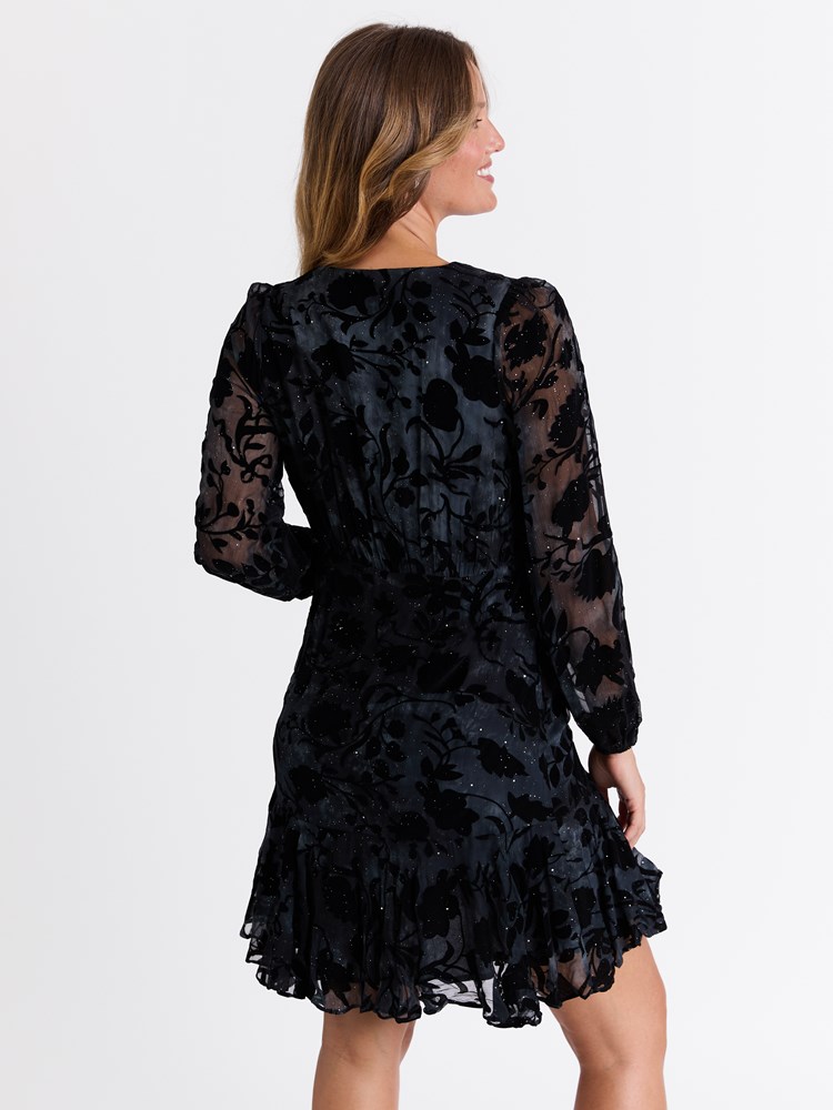 Kamala kjole 7513502_EM1-MARIEPHILIPPE-W25-Modell-Back_chn=match_4144_Kamala kjole EM1_Kamala kjole EM1 7513502.jpg_Back||Back