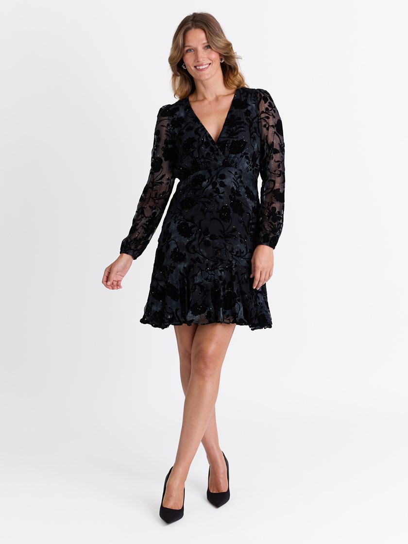 7513502 EM1 7513502_EM1-MARIEPHILIPPE-W25-Modell-Front_chn=match_9418_Kamala kjole EM1.jpg_Front||Front