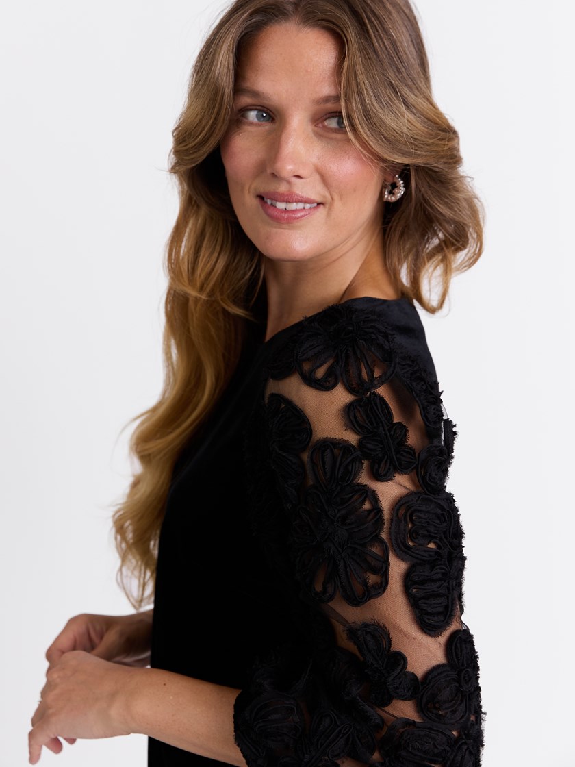 7513523 ID2 7513523_ID2-MARIEPHILIPPE-W25-Modell-Front_chn=match_3268_Ingrid velourtopp ID2_Ingrid velourtopp ID2 7513523.jpg_Front