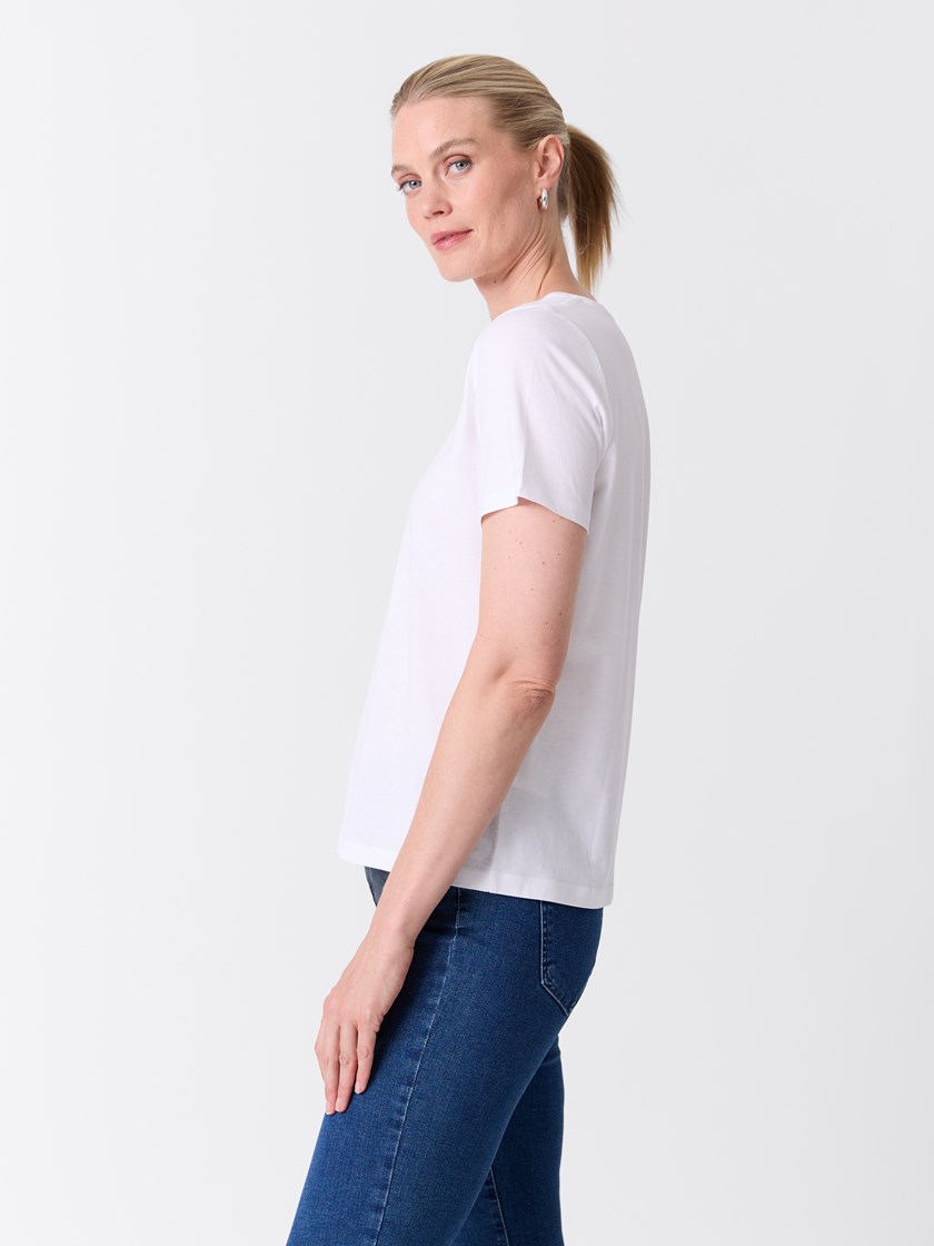 7513526 O79 7513526_O79-VAVITE-NOS-Modell-Front_chn=match_3909_Ava t-skjorte O79.jpg_Front||Front
