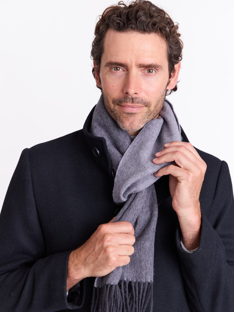 Tomasi ullskjerf 7513553_I7Z-MARIOCONTI-A25-Modell-Front_chn=match_2999.jpg_Front||Front