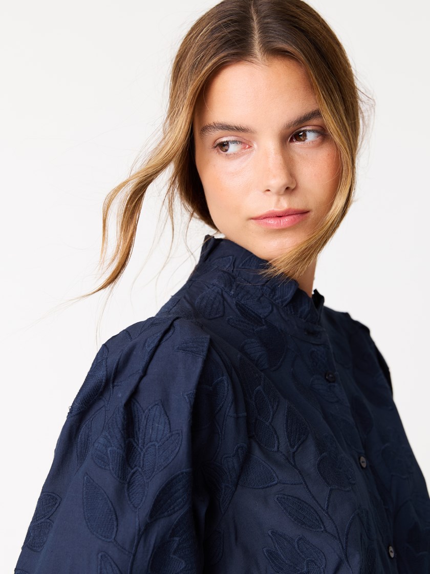 7513567 EM6 7513567_EM6-JEANPAUL-W25-Modell-Front_985.jpg_