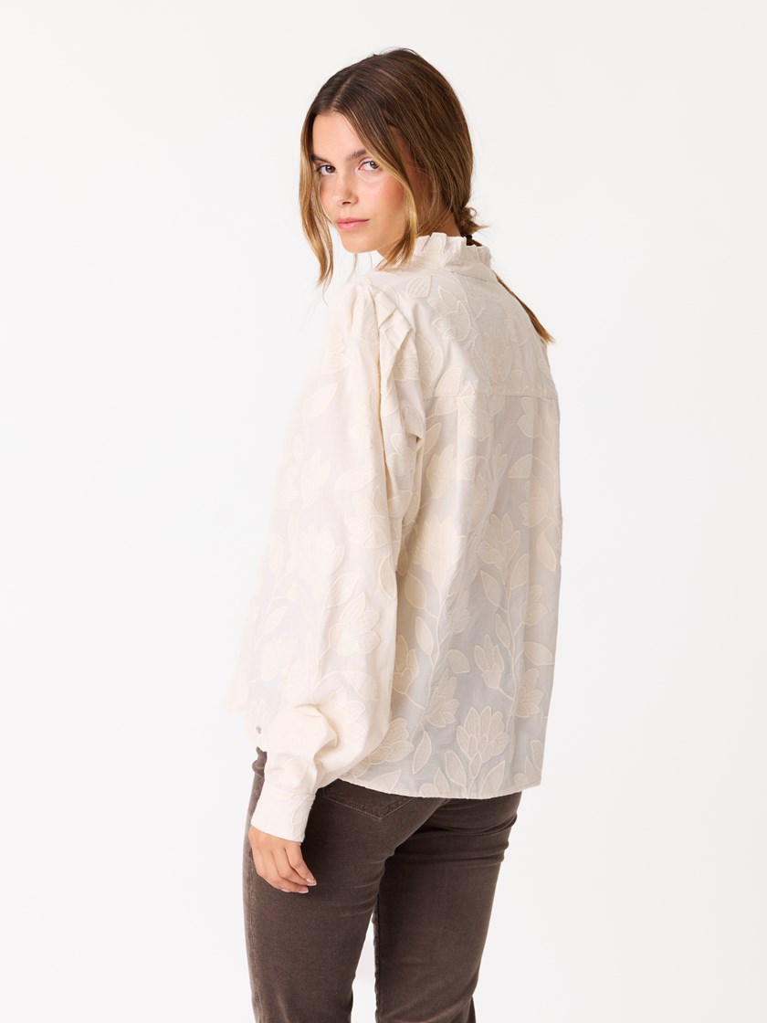 7513567 I2O 7513567_I2O-JEANPAUL-W25-Modell-Front_4011_Grace bluse I2O 7513567.jpg_