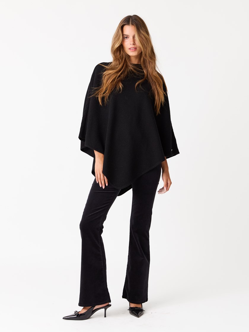 7513571 C25 7513571_C25-JEANPAUL-W25-Modell-Front_4744.jpg_