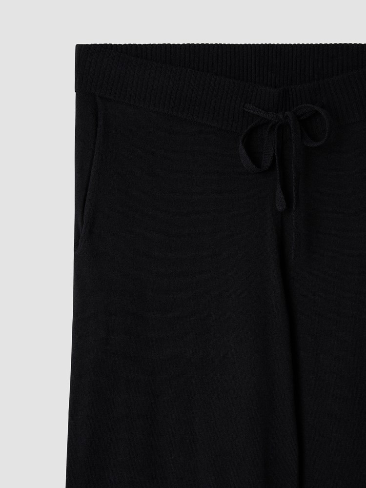 Silje velourbukse 7513592_ID2-MARIEPHILIPPE-W25-Front_9586.jpg_Front||Front