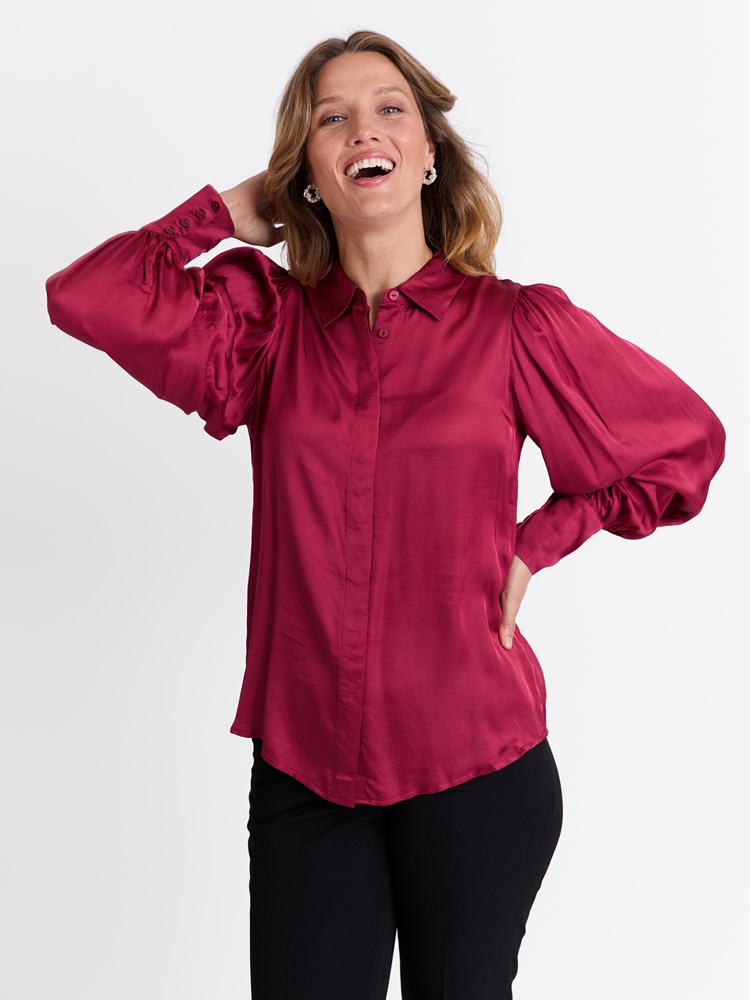 Sandra bluse 7513601_MWH-MARIEPHILIPPE-W25-Modell-Front_chn=match_4712_Sandra bluse MWH_Sandra bluse MWH 7513601.jpg_Front||Front