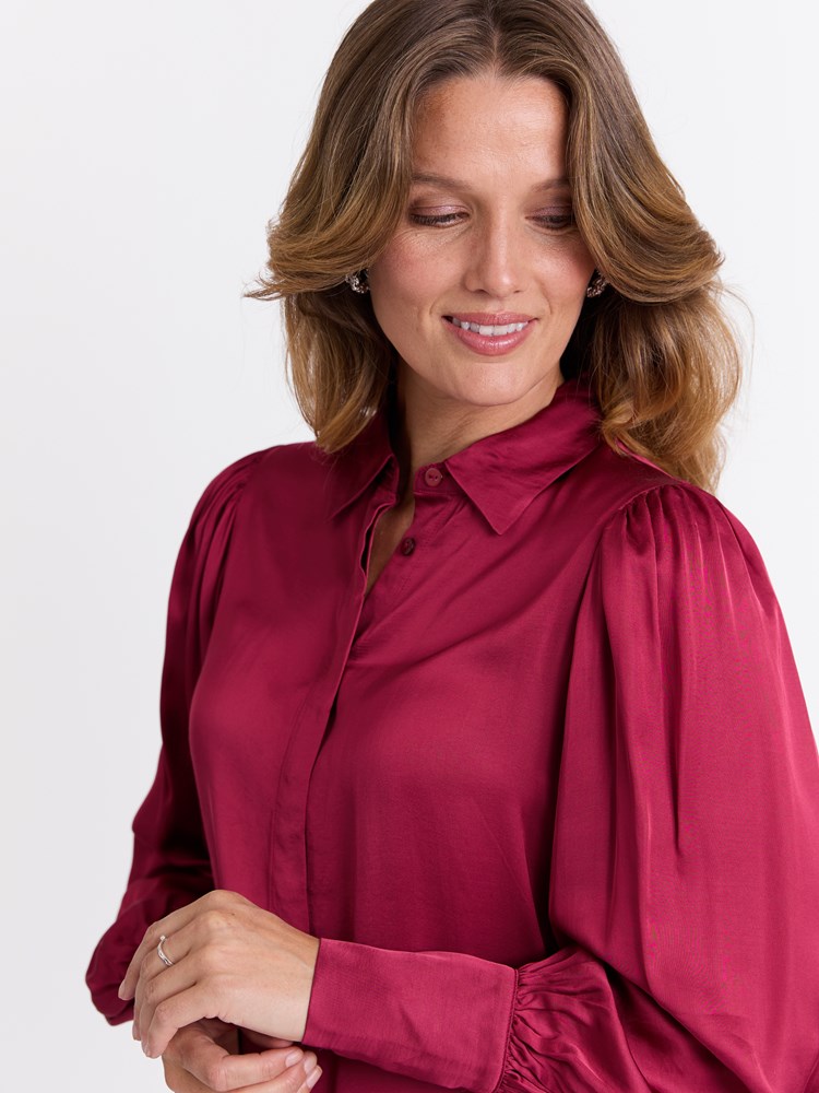 Sandra bluse 7513601_MWH-MARIEPHILIPPE-W25-Modell-Front_chn=match_5535_Sandra bluse MWH_Sandra bluse MWH 7513601.jpg_Front||Front