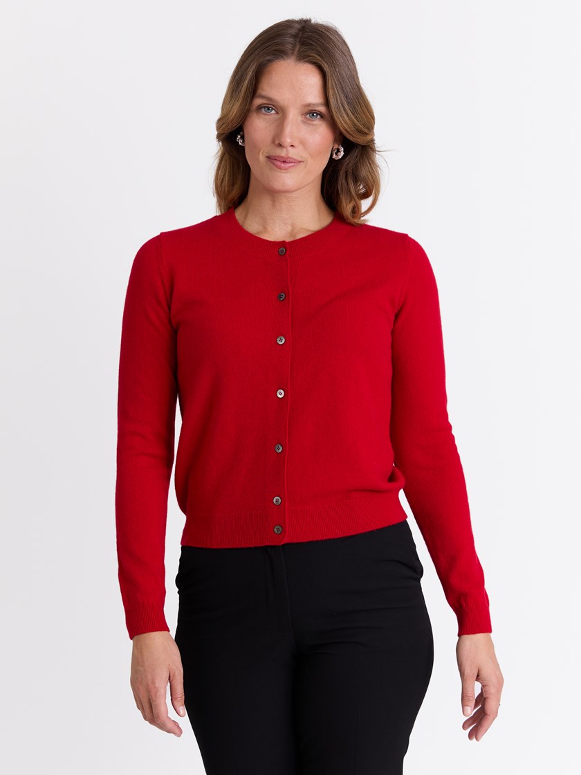 7513607 K5S 7513607_K5S-MARIEPHILIPPE-W25-Modell-Front_chn=match_5246_Vita merinocardigan K5S_Vita merinocardigan K5S 7513607.jpg_Front||Front