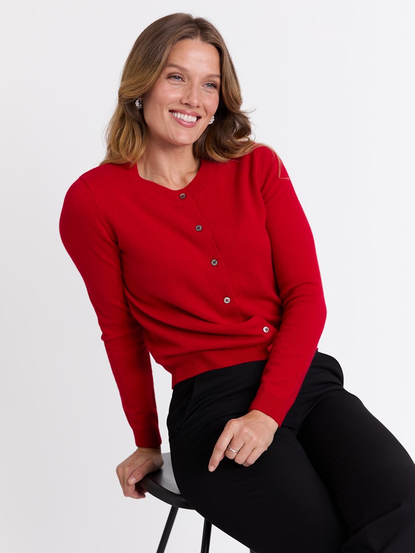 7513607 K5S 7513607_K5S-MARIEPHILIPPE-W25-Modell-Front_chn=match_7956_Vita merinocardigan K5S 7513607.jpg_Front||Front