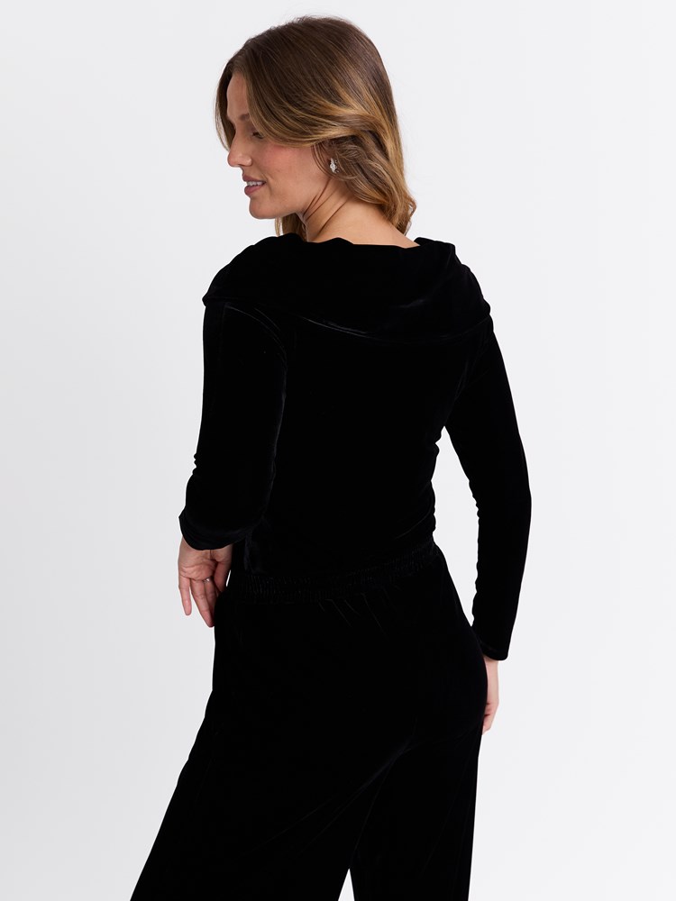 Silje velourtopp 7513626_ID2-MARIEPHILIPPE-W25-Modell-Back_chn=match_6894_Silje velourtopp ID2_Silje velourtopp ID2 7513626.jpg_Back||Back