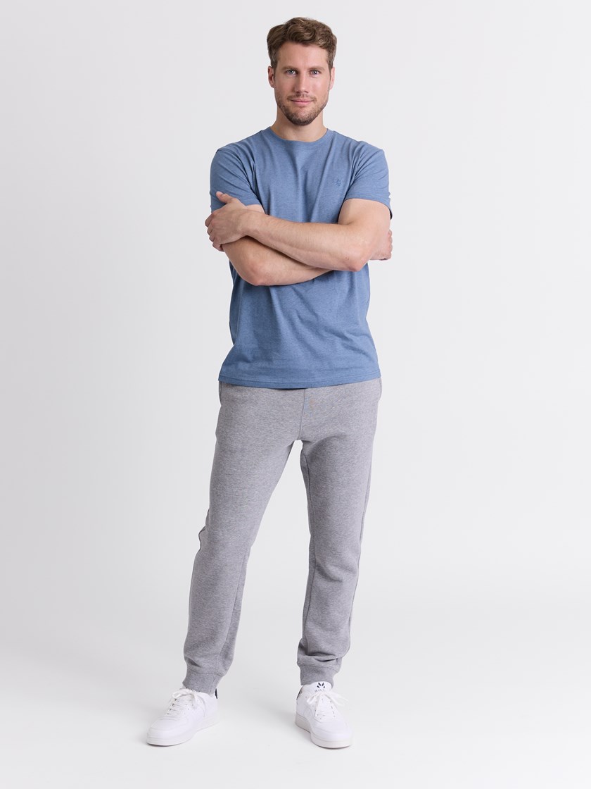 7513680 IEY 7513680_IEY-REDFORD-W25-Modell-Front_chn=match_2000_West joggebukse IEY.jpg_Front