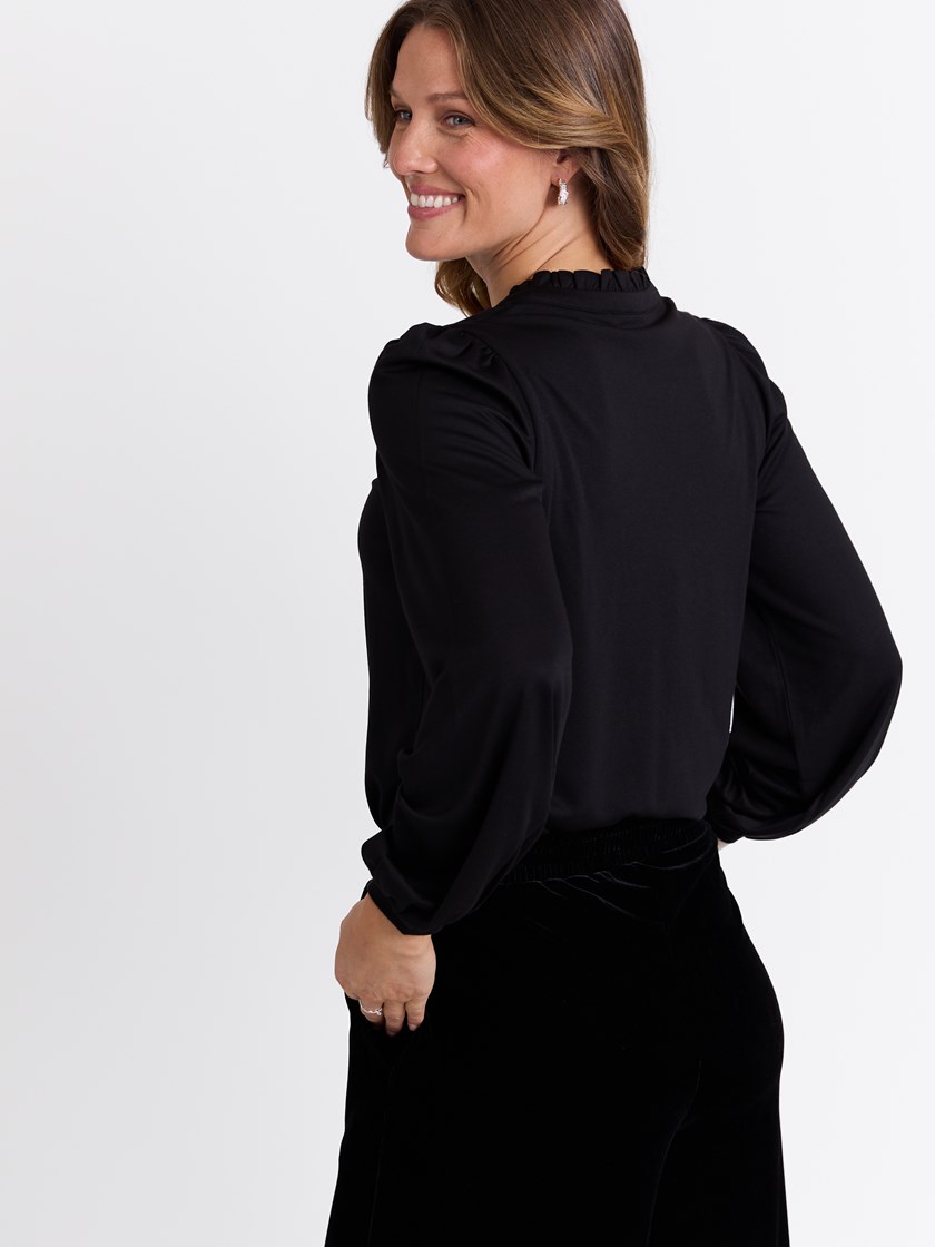 7513701 ID2 7513701_ID2-MARIEPHILIPPE-W25-Modell-Back_chn=match_9019_Valensia topp ID2_Valensia topp ID2 7513701.jpg_Back||Back