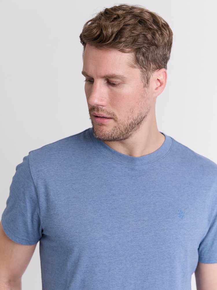 Fields t-skjorte 7513745_EEG-REDFORD-W25-Modell-Front_chn=match_5421_Fields t-skjorte EEG_Fields t-skjorte EEG 7513745.jpg_Front