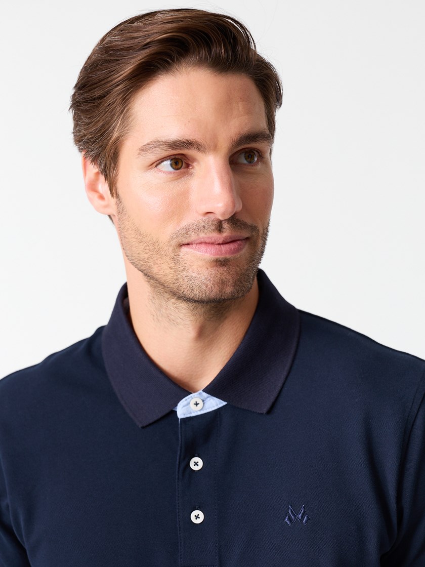 7513904 EM6 7513904_EM6-JEANPAUL-S26-Modell-Front_3377_Mitch pique EM6_Mitch pique EM6 7513904.jpg_Front||Front