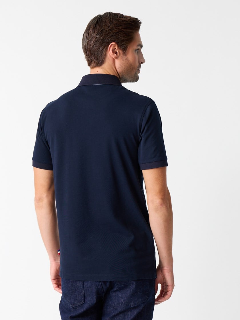 7513904 EM6 7513904_EM6-JEANPAUL-S26-Modell-Front_6049_Mitch pique EM6.jpg_Front||Front