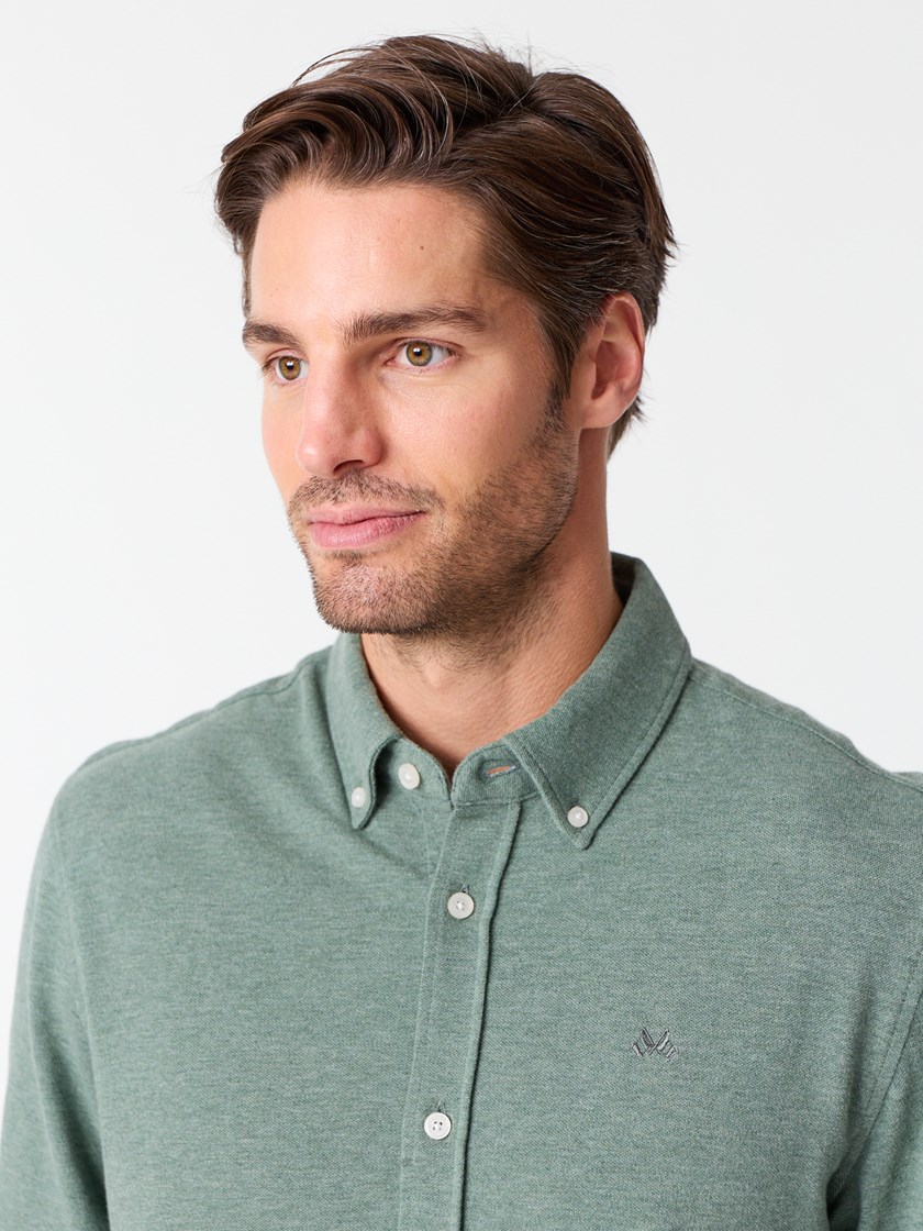 7513921 I6U 7513921_I6U-JEANPAUL-S26-Modell-Front_2974_Dominique pique skjorte I6U.jpg_Front