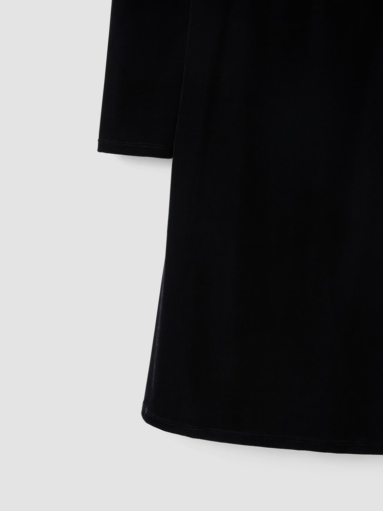 Camelia velourkjole 7513966_ID2-VAVITE-W25-Front_9283_Camelia kjole_Camelia velourkjole ID2_Camelia velourkjole ID2 7513966.jpg_Front||Front