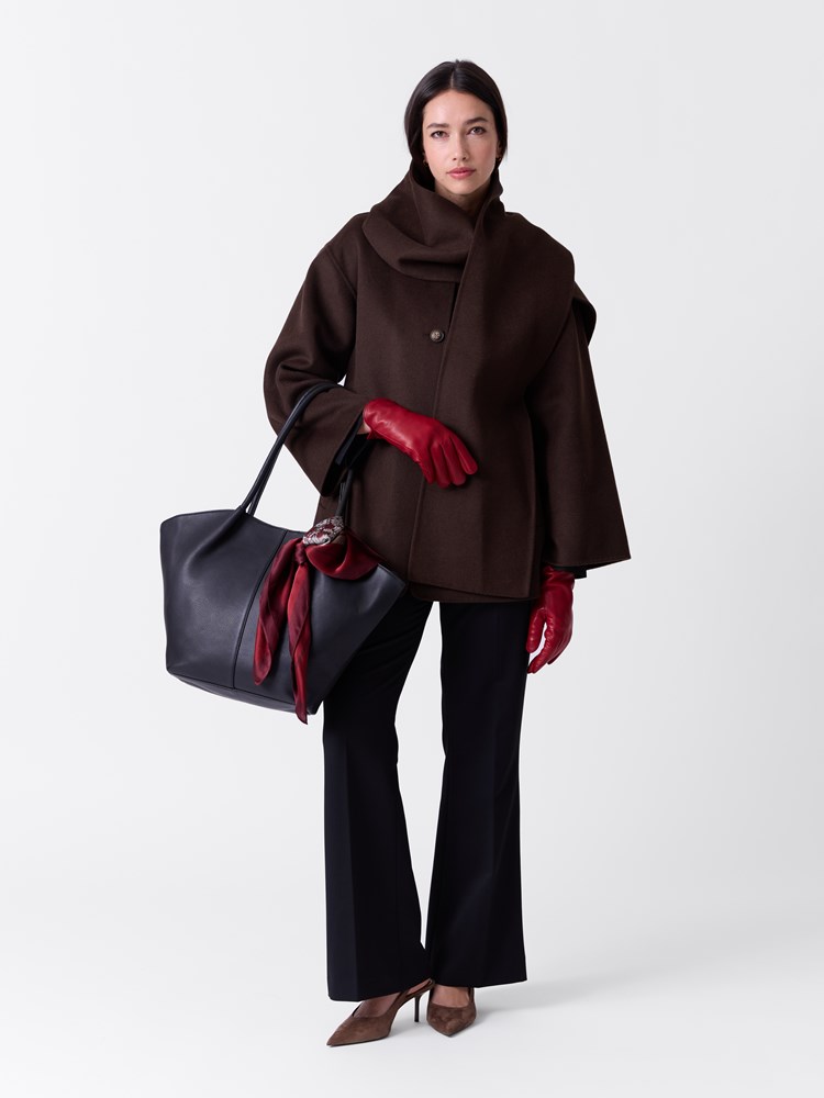Sofia kåpe 7513968_AIJ-MARIEPHILIPPE-A26-Modell-Front_chn=match_2231_Sofia kåpe AIJ.jpg_Front||Front