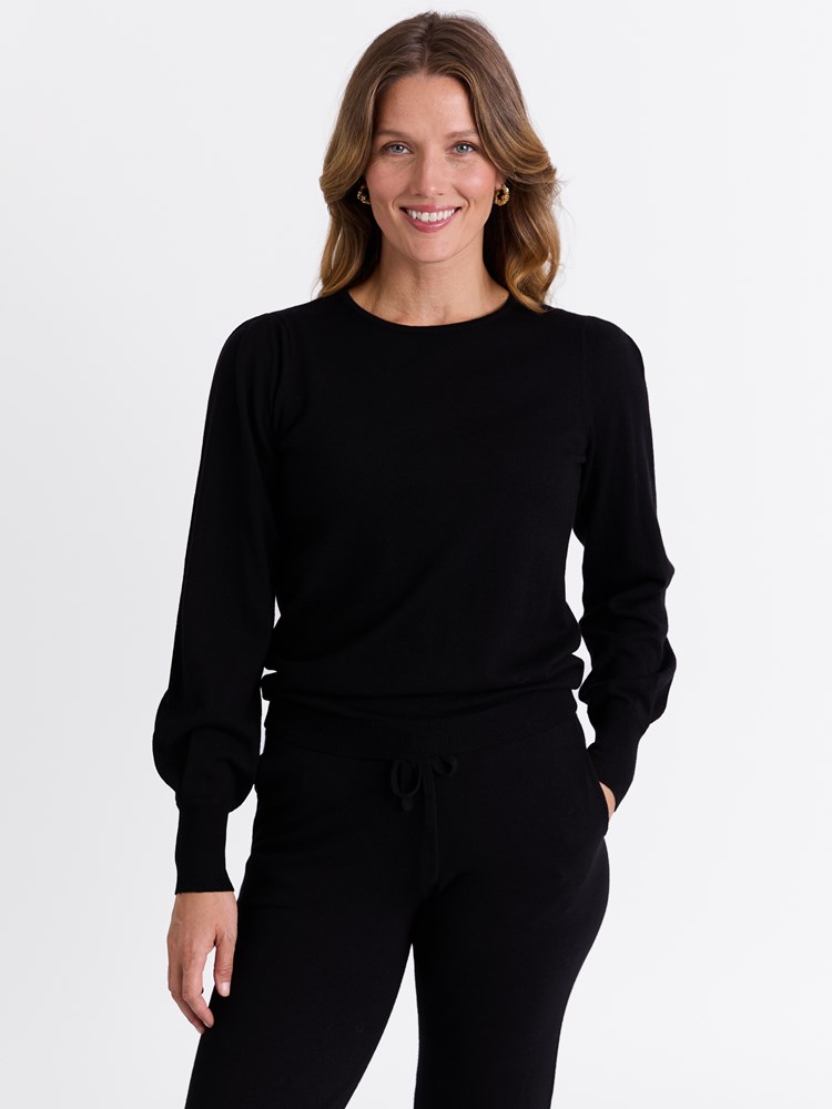 Olea genser 7513972_ID2-MARIEPHILIPPE-W25-Modell-Front_chn=match_2010_Olea genser ID2 7513972.jpg_Front||Front